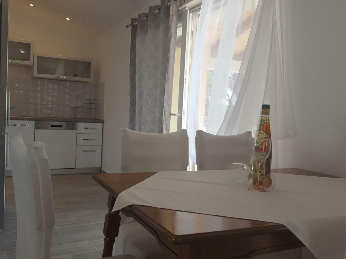 Apartmani Slavica Rab Town Zewnętrze zdjęcie