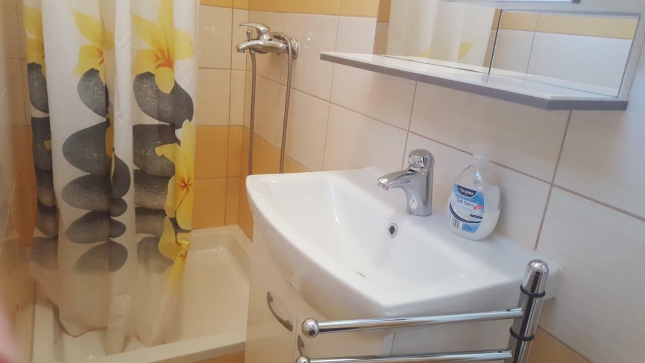 Apartmani Slavica Rab Town Zewnętrze zdjęcie