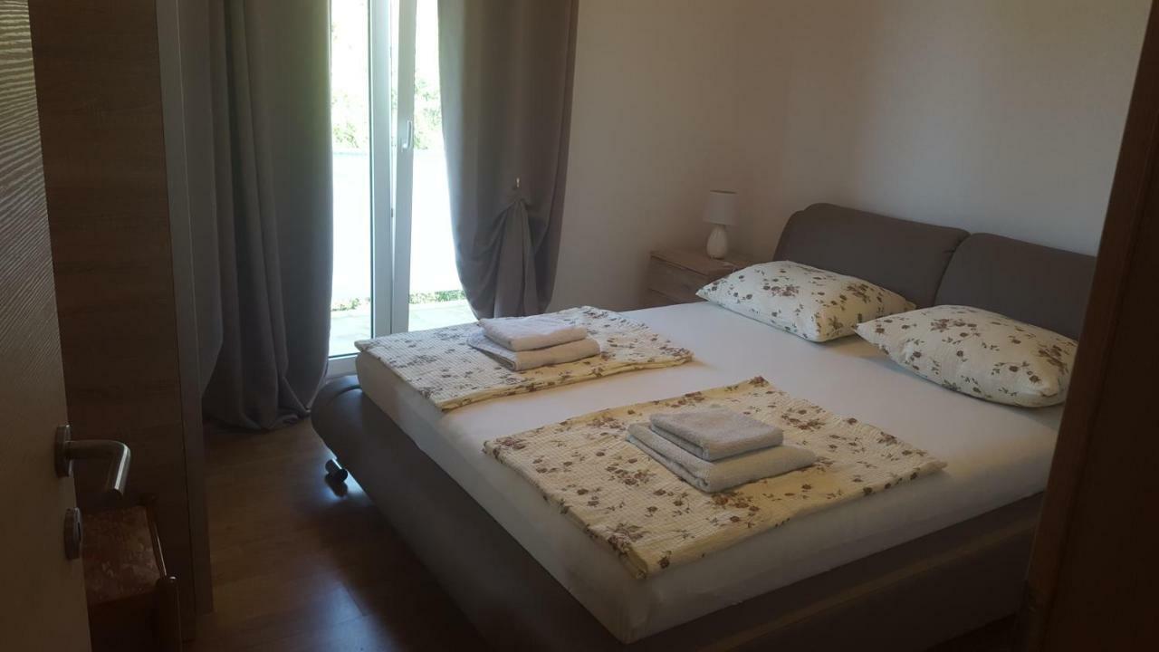 Apartmani Slavica Rab Town Zewnętrze zdjęcie