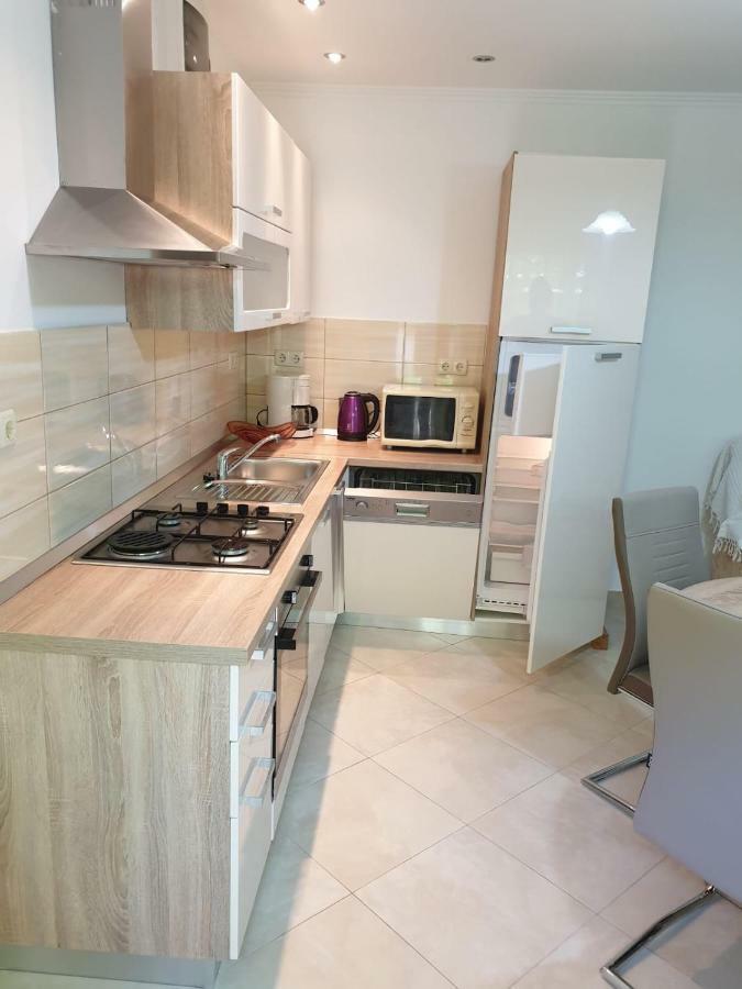 Apartmani Slavica Rab Town Zewnętrze zdjęcie