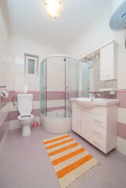 Apartmani Slavica Rab Town Zewnętrze zdjęcie
